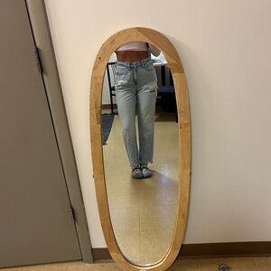 American Eagle size 2. Light Washed Jeans with rips.